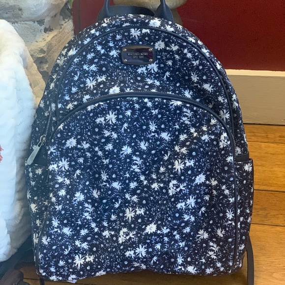 Michael Kors Authentic Backpack - Picture 1 of 2